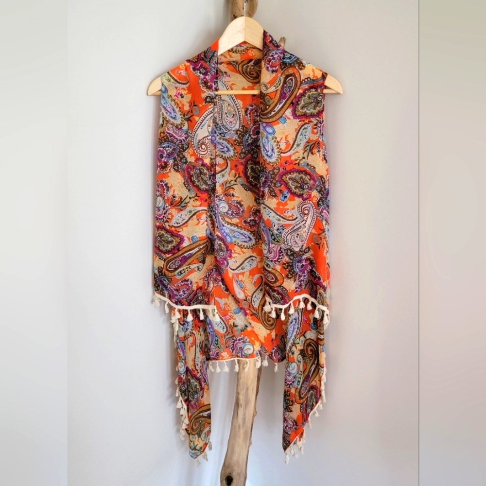 Printed Paisley vest